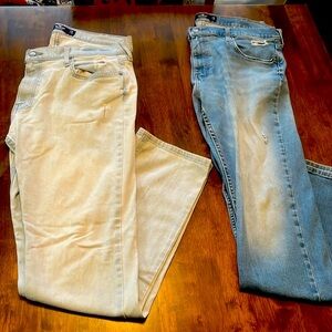 2 Pairs of Hollister Mens Jeans. Size 36x34